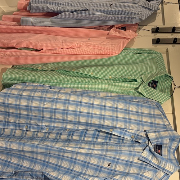 Men’s vineyard vines, dress shirts! 👔 - Picture 8 of 9